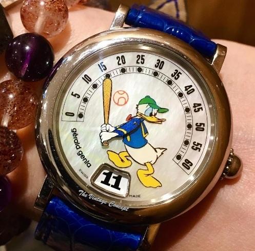 Gerald Genta Disney Fantasy Retro Donald Duck Mother of Pearl Dial Jumping Hour from 2000s (SOLD)
