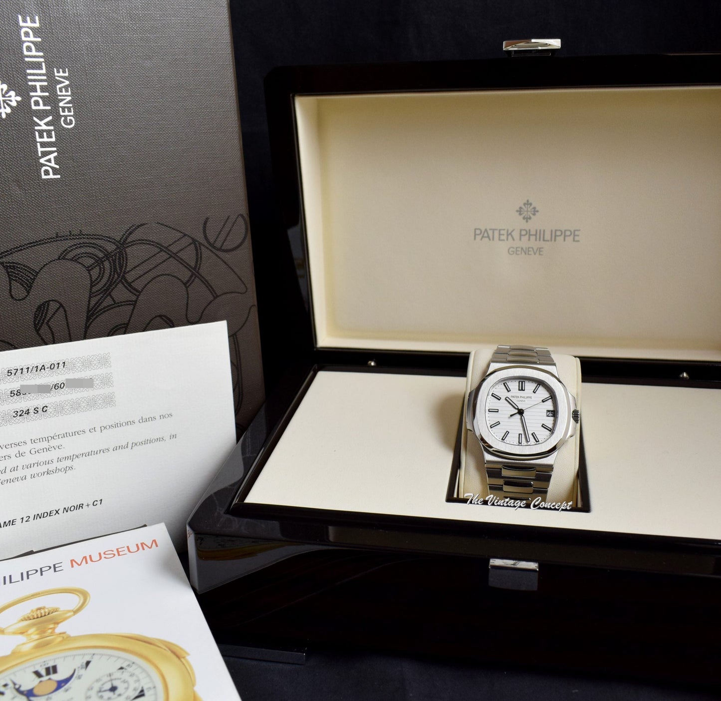 Patek Philippe Nautilus White Dial 5711/1A-011 (Full Set)