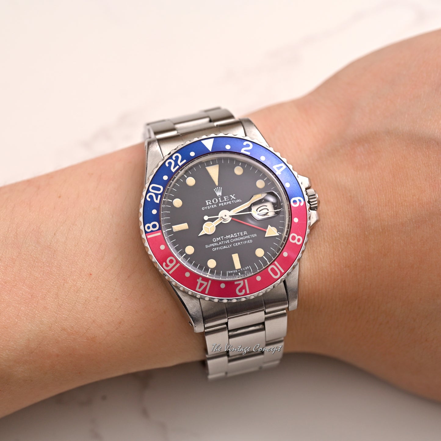Rolex Steel GMT-Master “Pepsi” Long E Matte Dial w/ service paper Ref. 1675