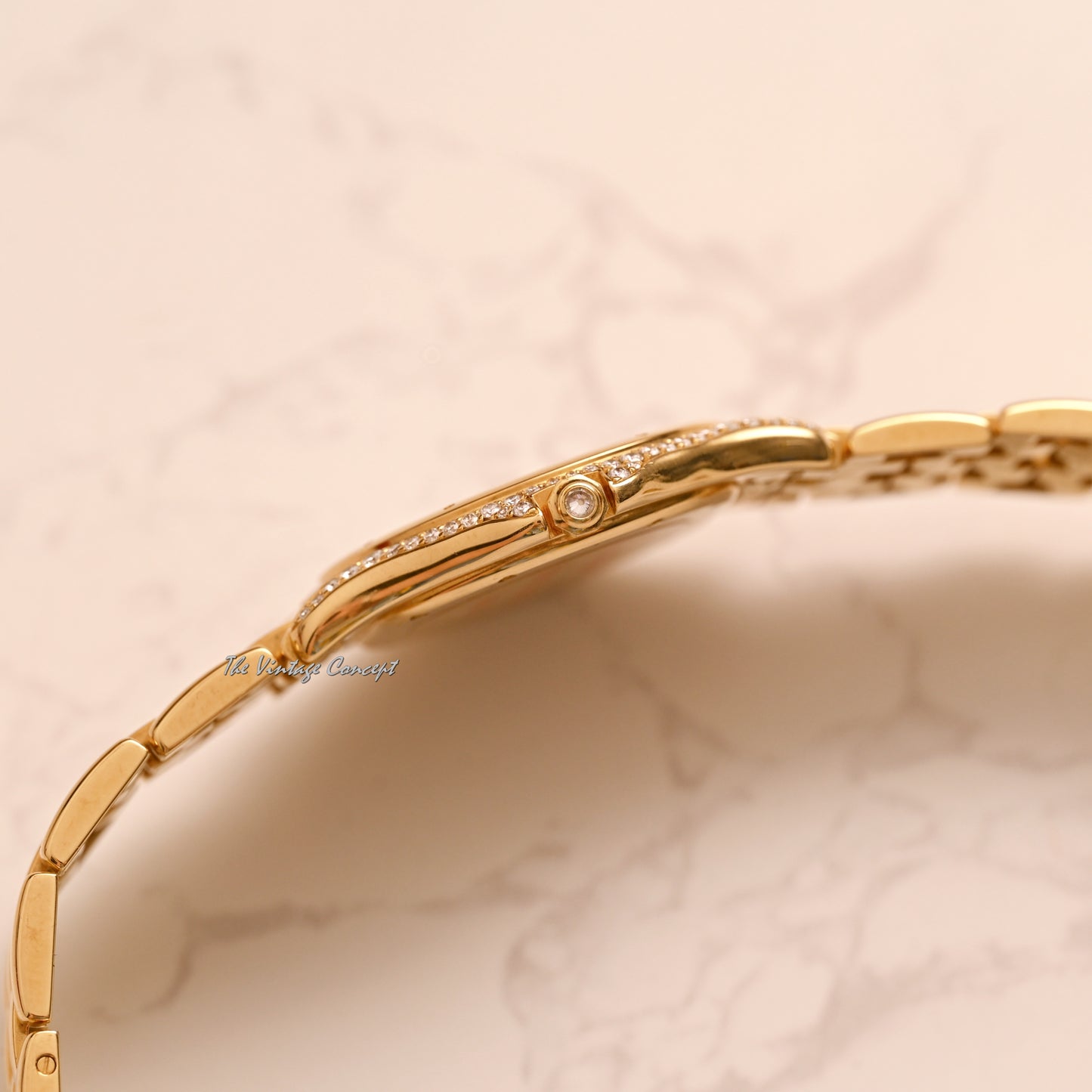 Cartier 18K Yellow Gold Quartz Cougar with Diamond Bezel 33mm w/ box Ref. 887905