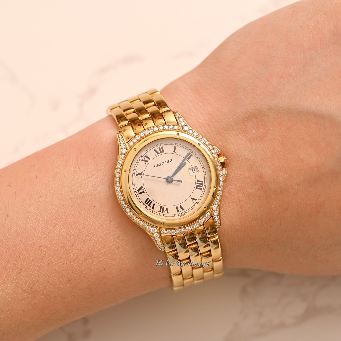 Cartier 18K Yellow Gold Quartz Cougar with Diamond Bezel 33mm w/ box Ref. 887905