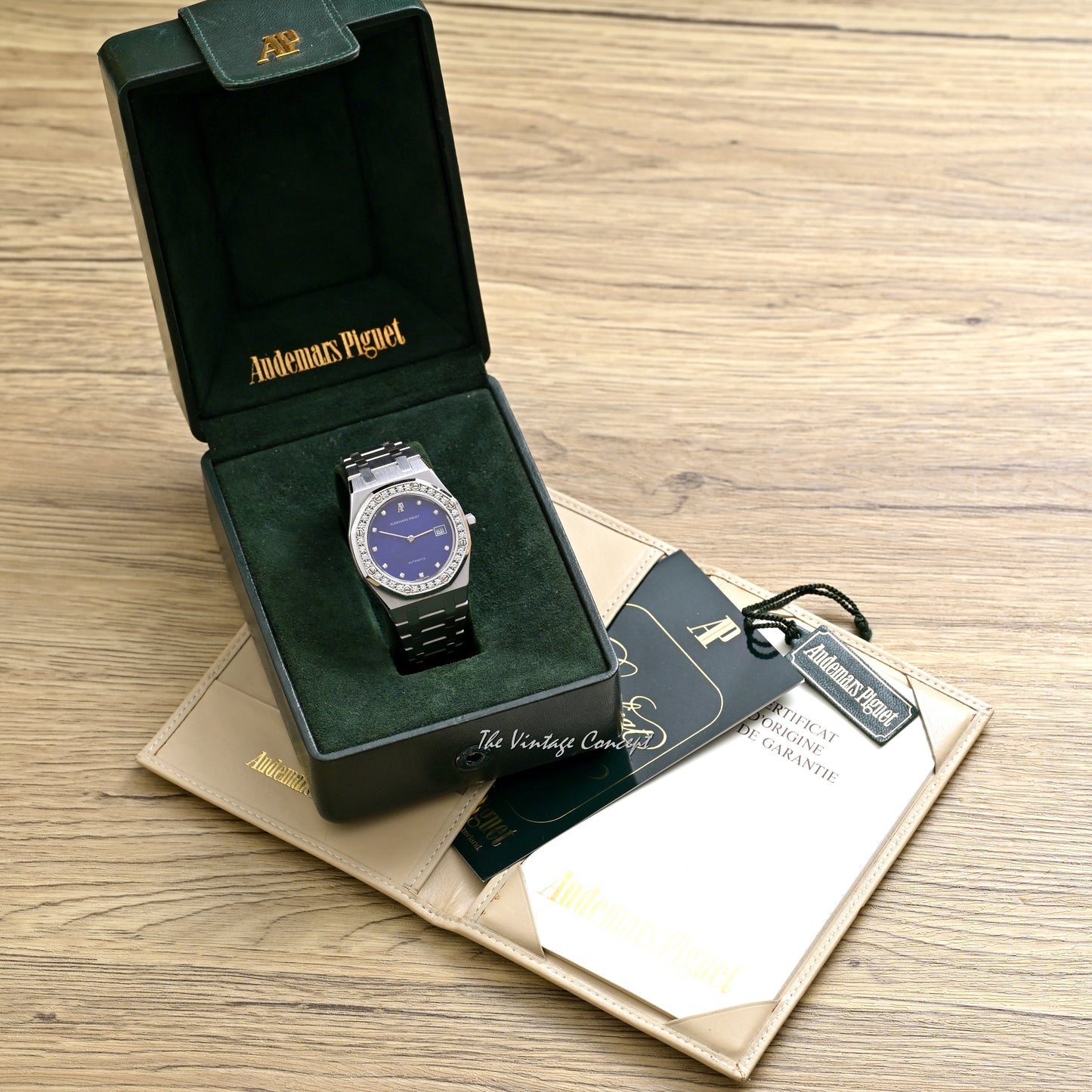 Audemars Piguet 18K White Gold Royal Oak Lapis Dial with Diamond Bezel & Indexes Automatic w/ Box set Ref. 14544BC