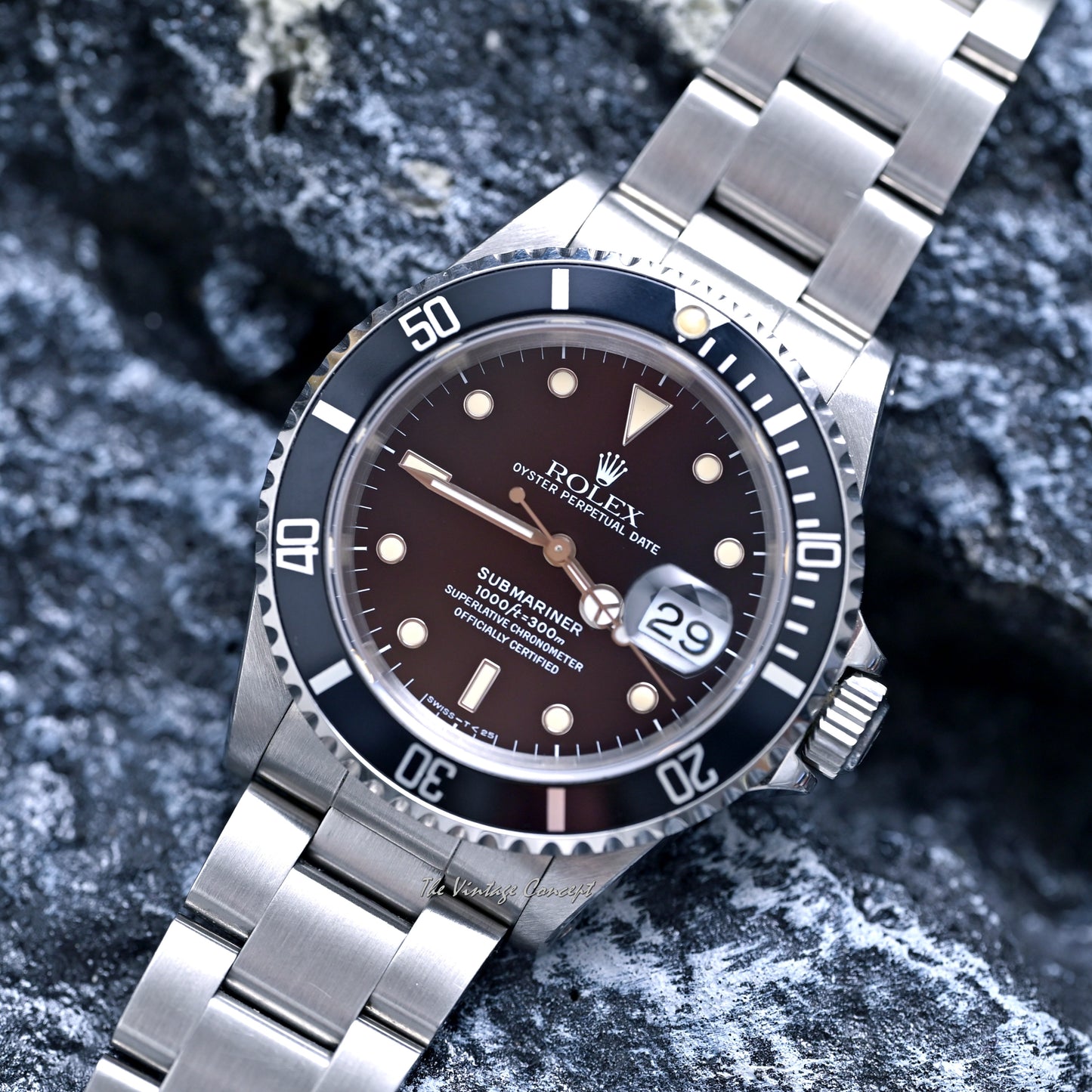 Rolex Steel Submariner Date with paper Ref. 16610