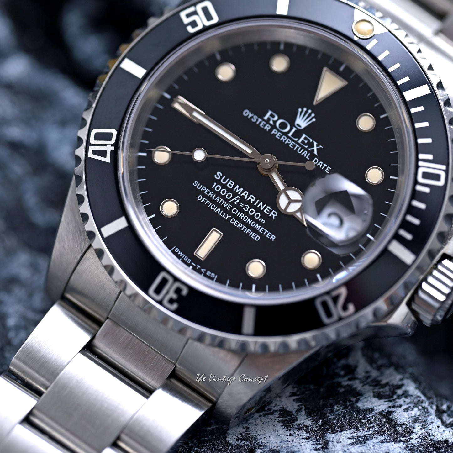 Rolex Steel Submariner Date with paper Ref. 16610