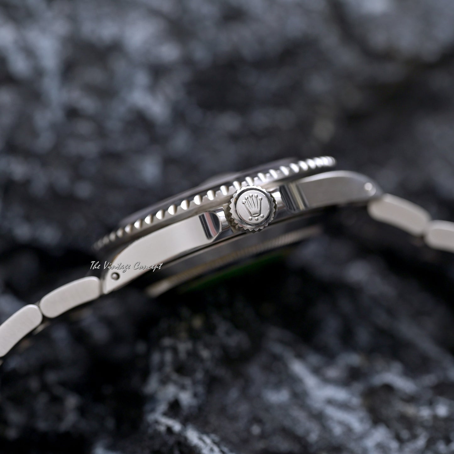 Rolex Steel Submariner Date with paper Ref. 16610