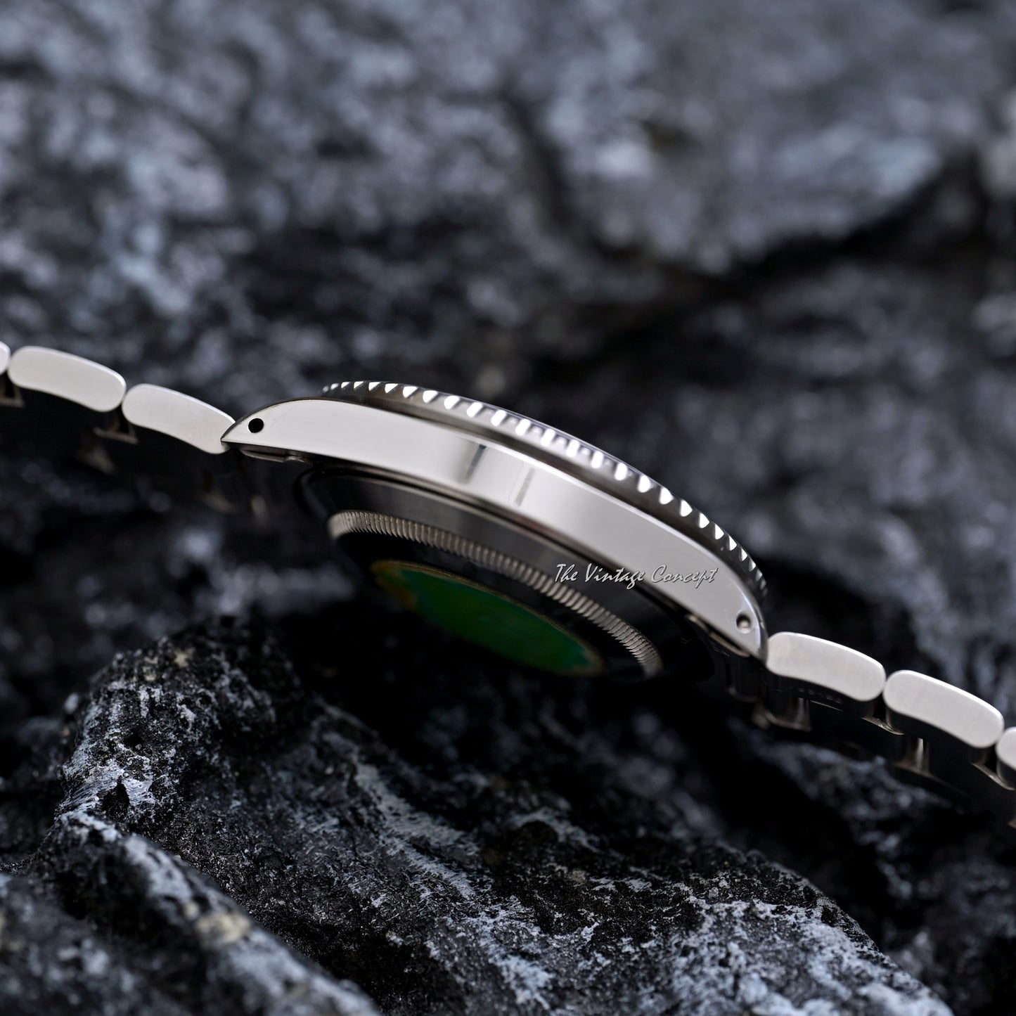 Rolex Steel Submariner Date with paper Ref. 16610