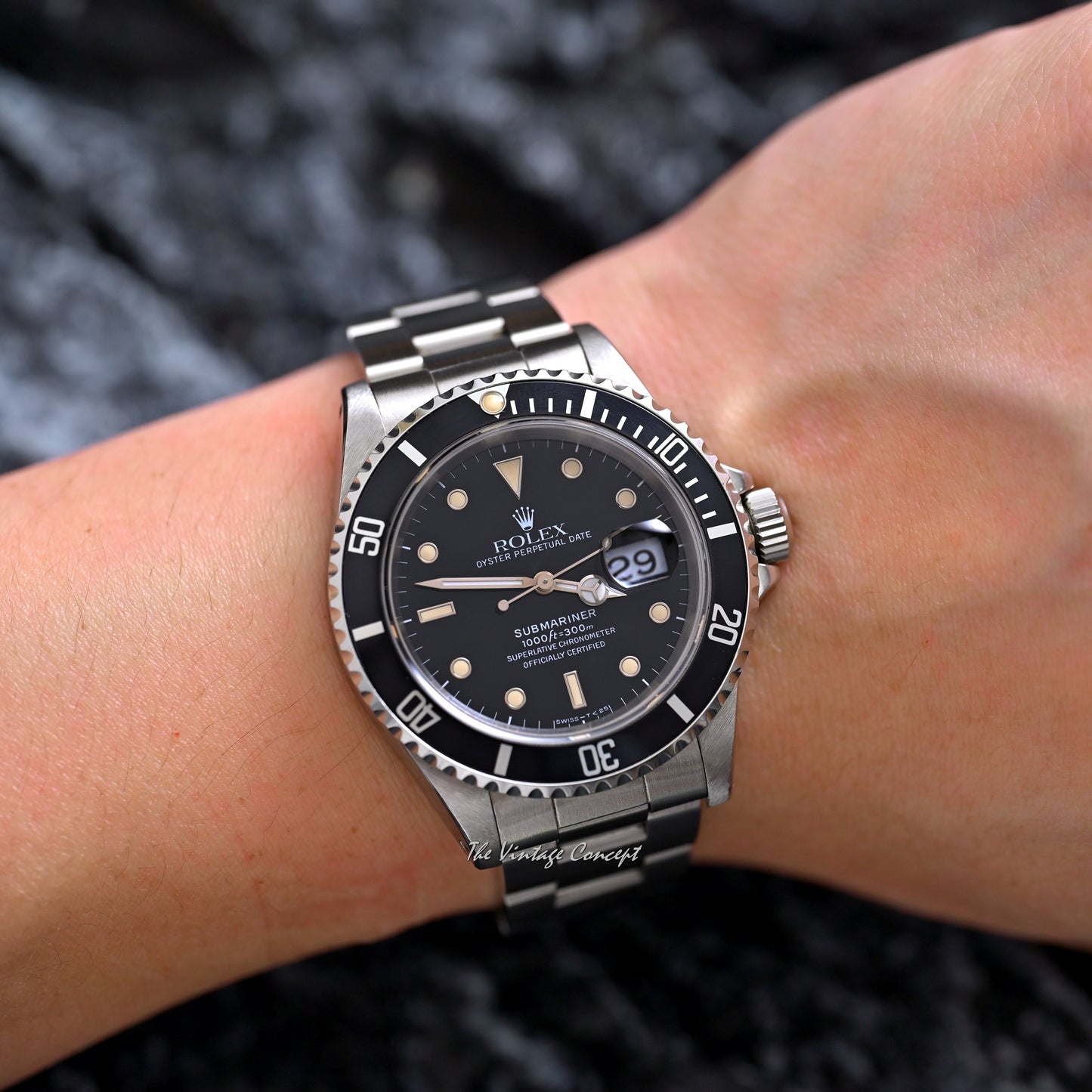 Rolex Steel Submariner Date with paper Ref. 16610