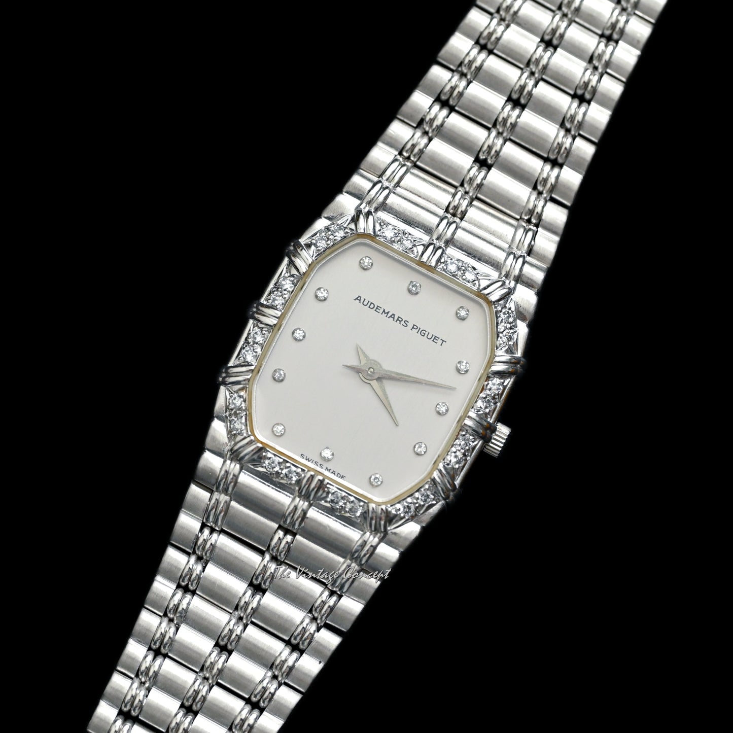 Audemars Piguet 18K White Gold "Bamboo" with Diamond Indexes Quartz Integrated Bracelet