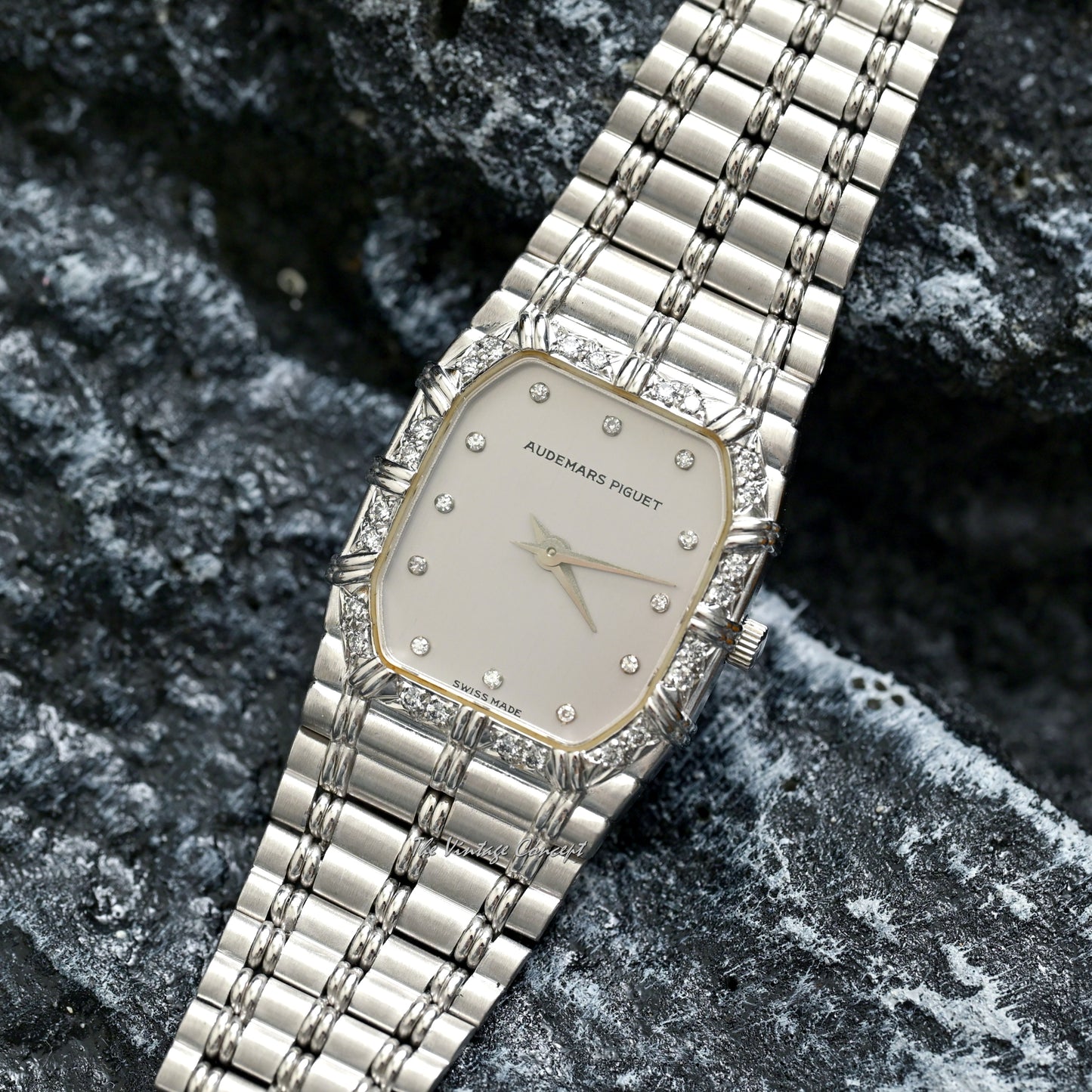 Audemars Piguet 18K White Gold "Bamboo" with Diamond Indexes Quartz Integrated Bracelet