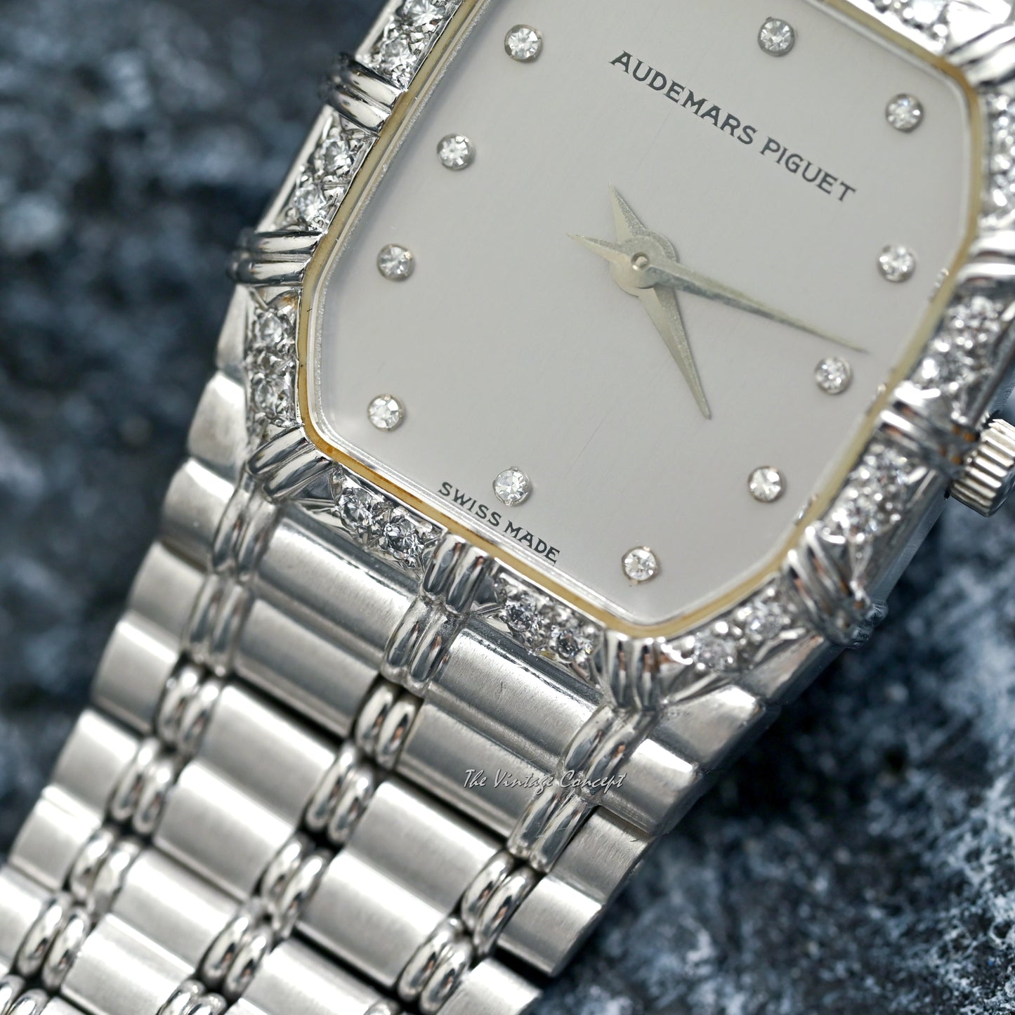 Audemars Piguet 18K White Gold "Bamboo" with Diamond Indexes Quartz Integrated Bracelet