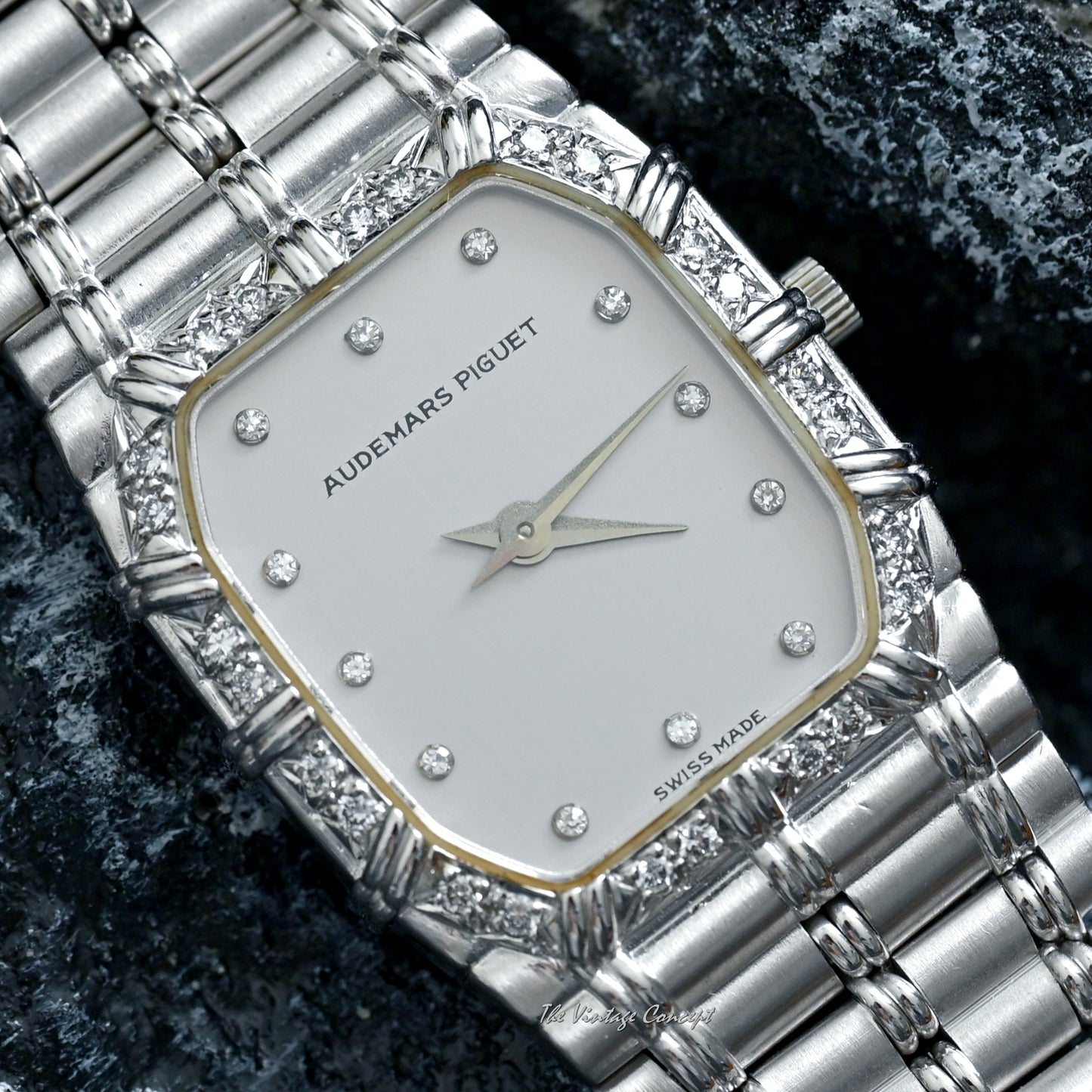Audemars Piguet 18K White Gold "Bamboo" with Diamond Indexes Quartz Integrated Bracelet