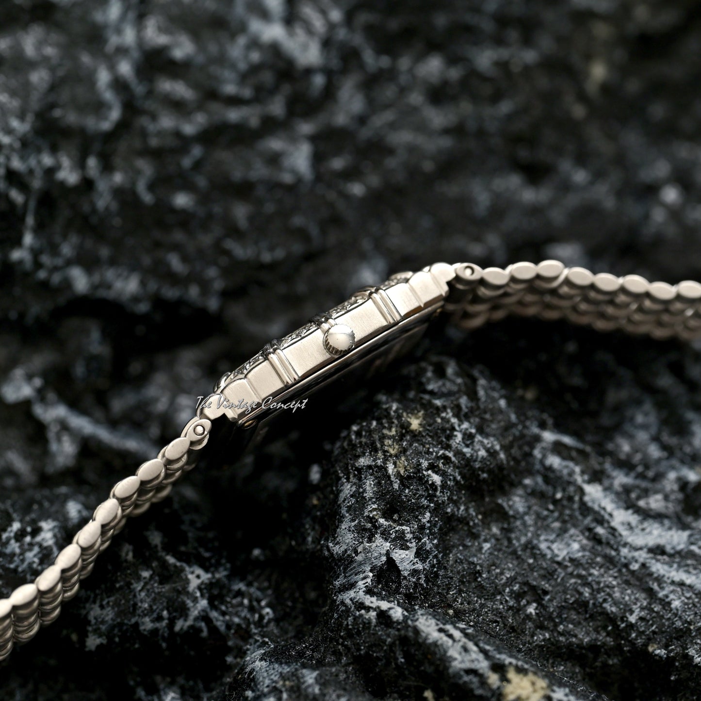 Audemars Piguet 18K White Gold "Bamboo" with Diamond Indexes Quartz Integrated Bracelet