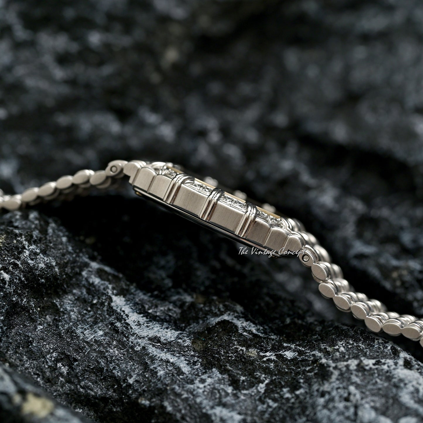 Audemars Piguet 18K White Gold "Bamboo" with Diamond Indexes Quartz Integrated Bracelet