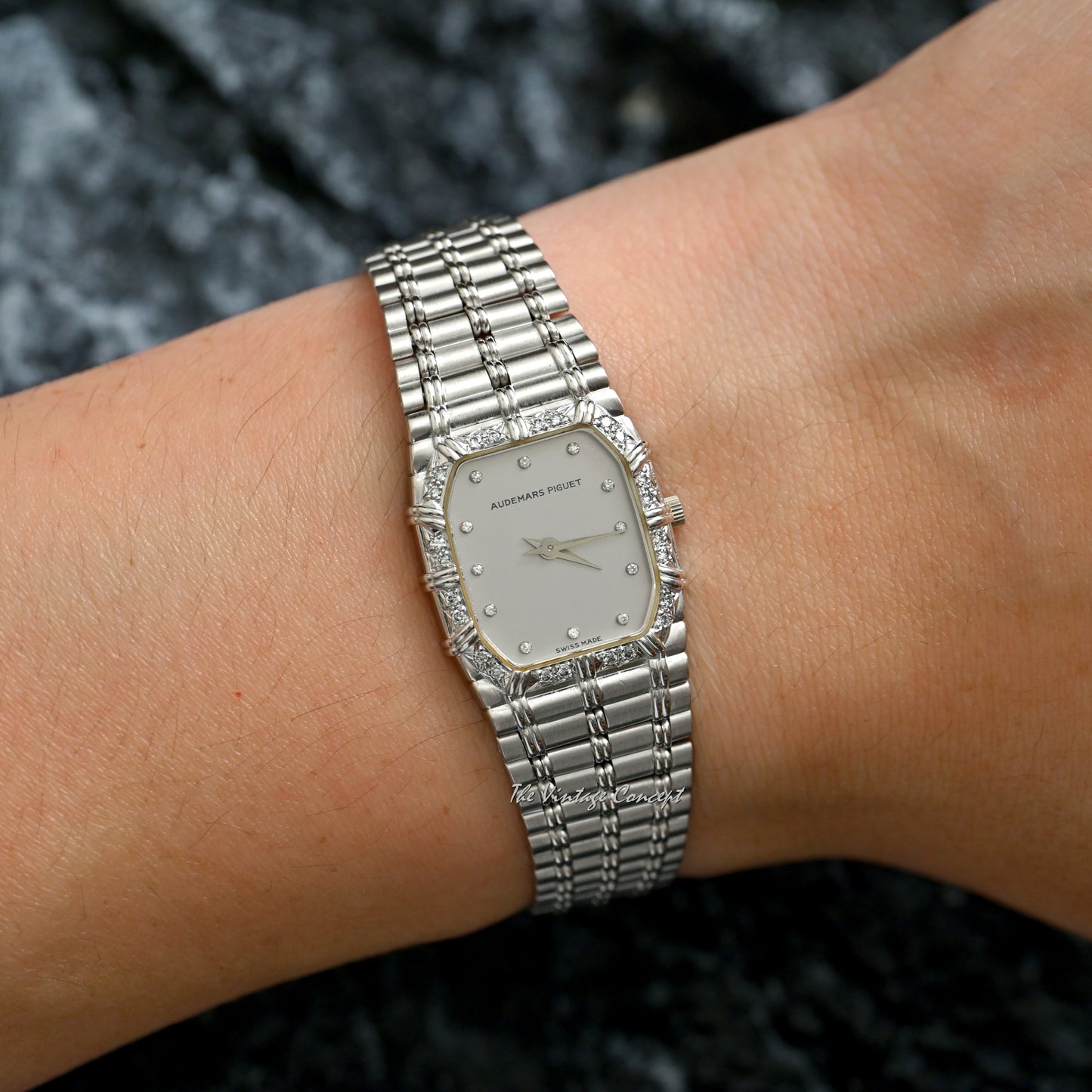 Audemars Piguet 18K White Gold "Bamboo" with Diamond Indexes Quartz Integrated Bracelet