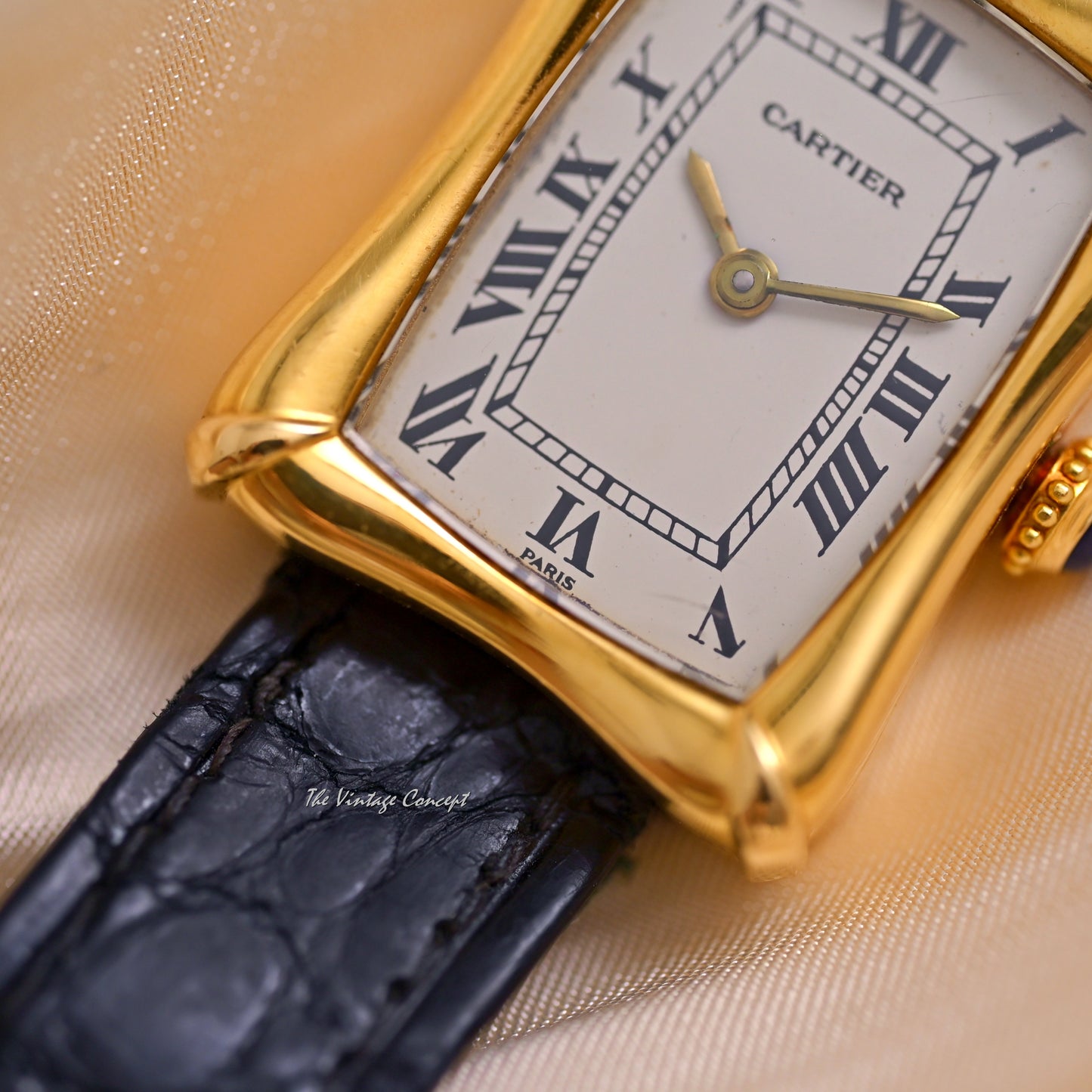Cartier 18K Yellow Gold Bamboo Coussin SM Size Manual Ref. 78110