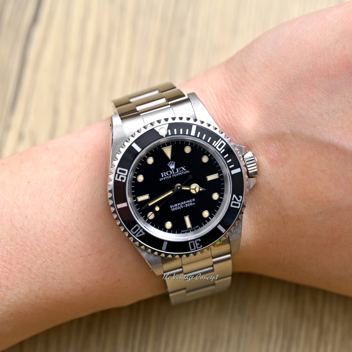 Rolex Steel Submariner No Date w/ Box & paper Ref. 14060