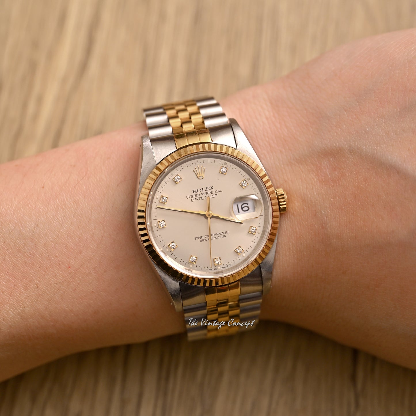 Rolex Two-Tones Datejust Silver Dial with Diamond Indexes w/ paper Ref. 16233G