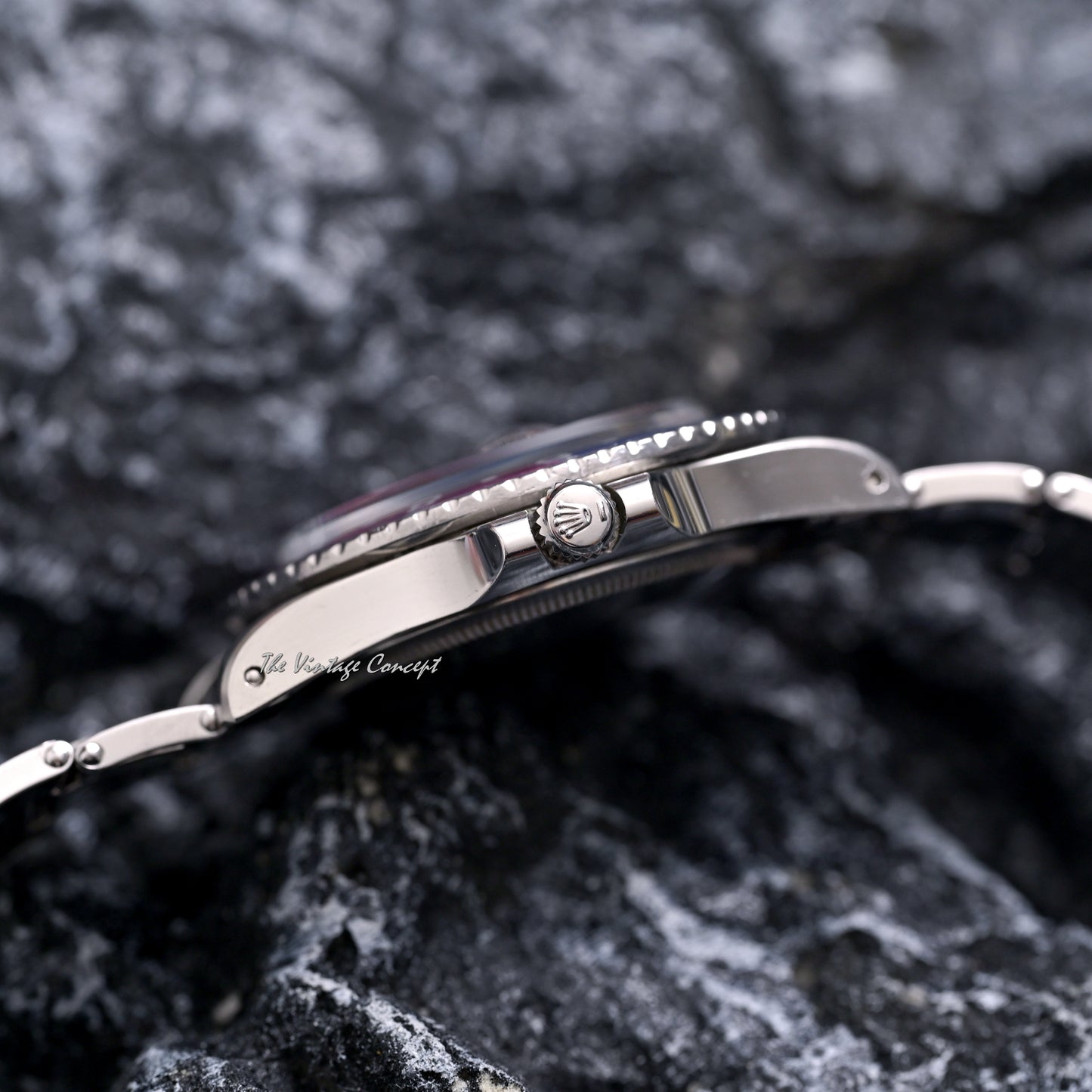 Rolex Steel GMT-Master “Pepsi” Long E Matte Dial w/ Rivet Bracelet Ref. 1675