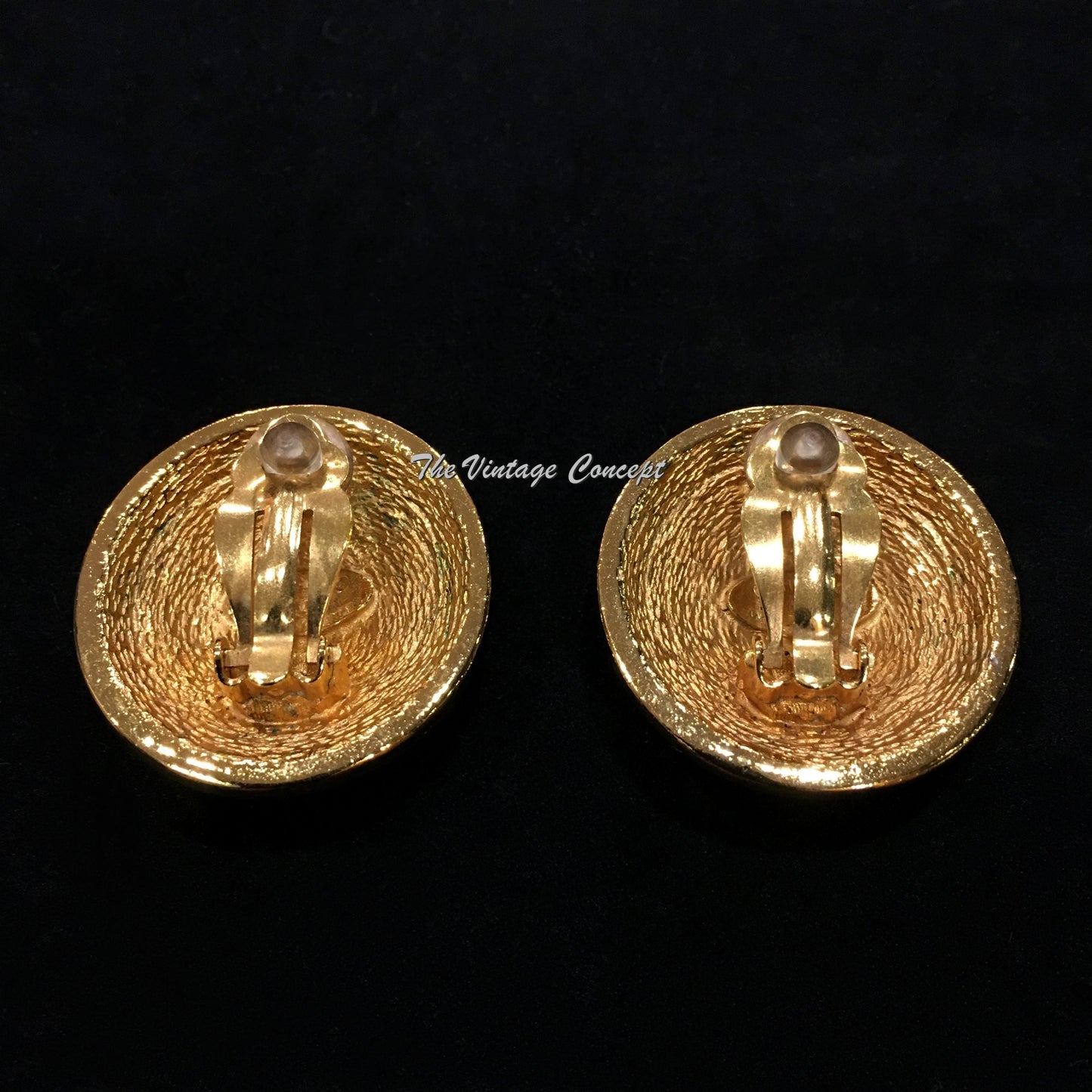 Chanel Gold Tone Round Shape w/ Logo Clip Earrings 80's