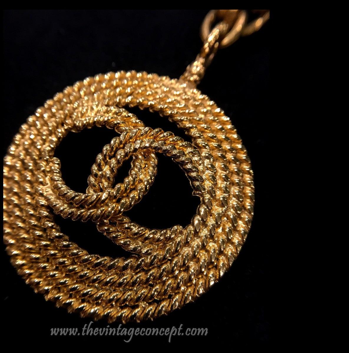Chanel Big Logo w/ twisted circle Long necklace (SOLD)