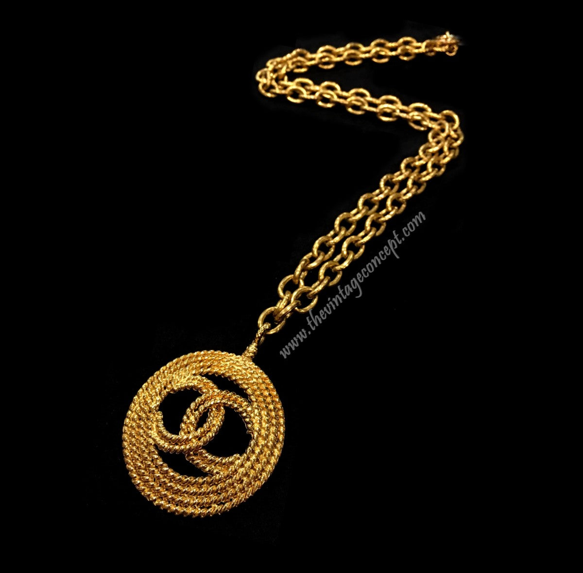 Chanel Big Logo w/ twisted circle Long necklace (SOLD)