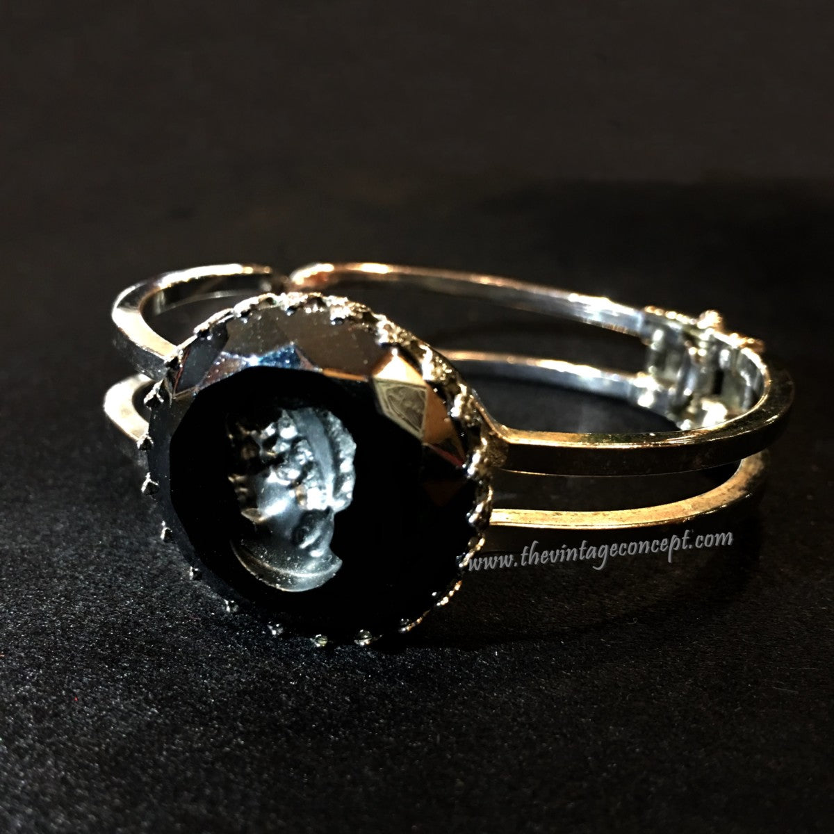 1950's Rhodium Plated Hematite Cameo Hinge Bangle