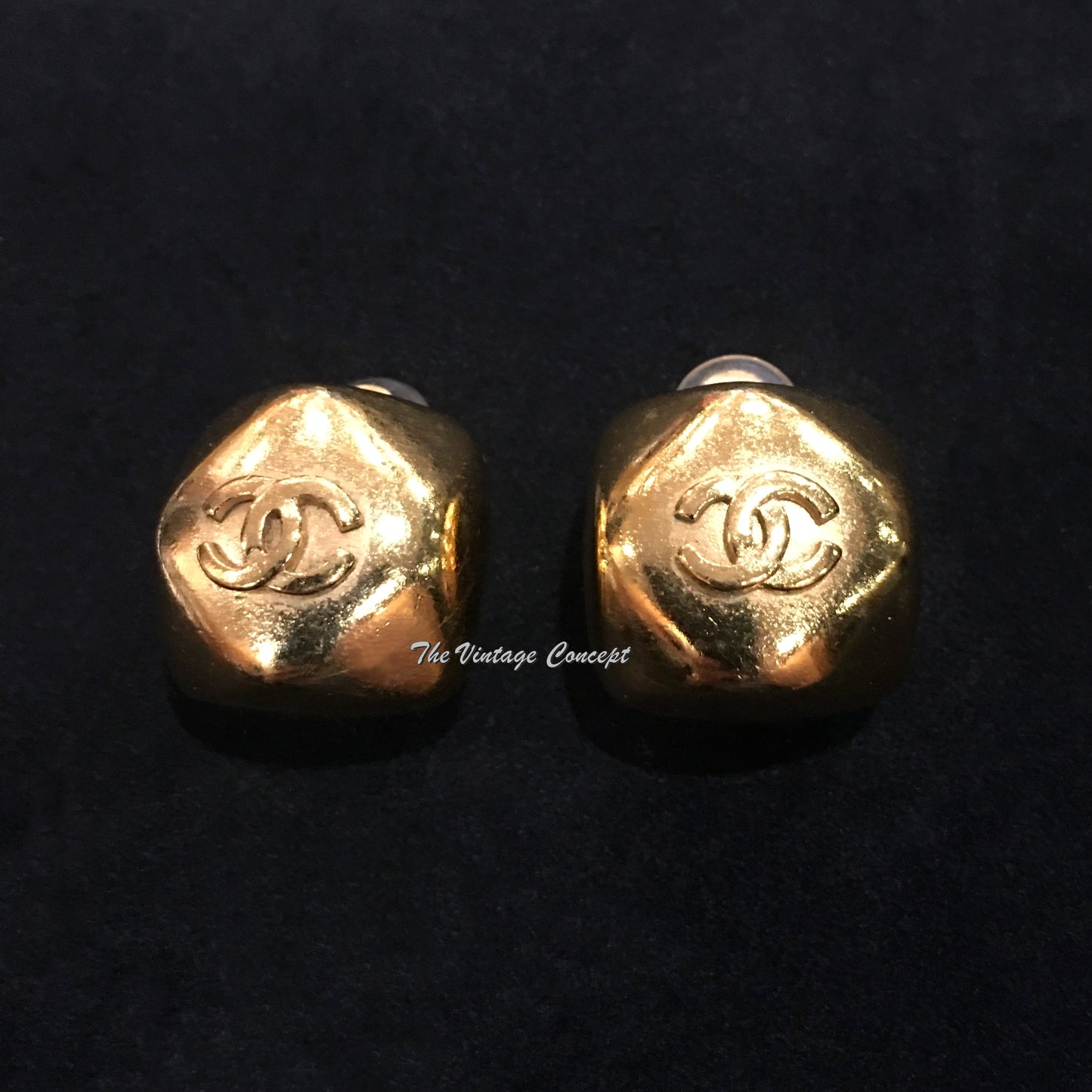 Chanel Gold Tone Square 3-D Shape Clip Earring 98A