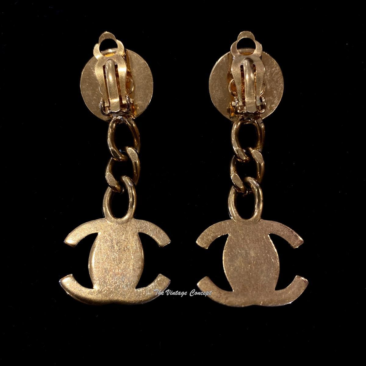 Chanel Gold Tone Chain Dangle Turn Lock CC Logo Clip Earrings 96A