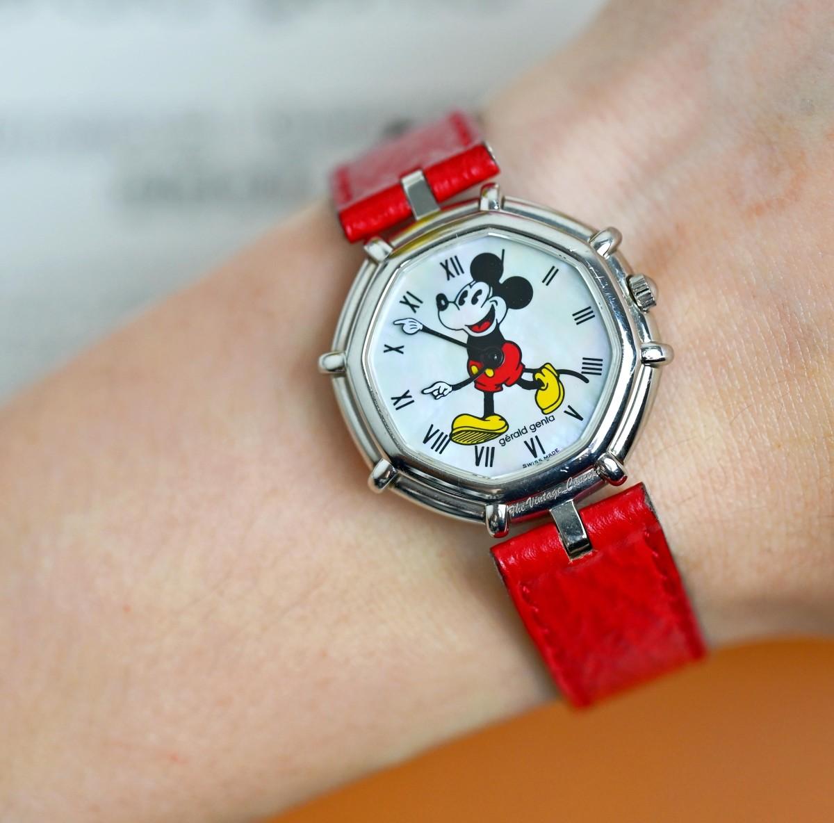 Gerald Genta Disney Mickey Mouse Mother of Pearl Dial 2850 Quartz (Full Set)