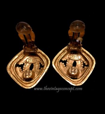Chanel Diamond-Shaped Logo Clips Earrings (SOLD) - The Vintage Concept