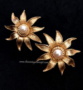1950's Boucher Faux Pearl & Gold Plated Flower Brooch and Earring Set (SOLD) - The Vintage Concept
