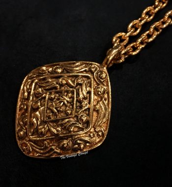 Chanel Gold Tone Diamond Shape Long Necklace "3892" 80's (SOLD) - The Vintage Concept