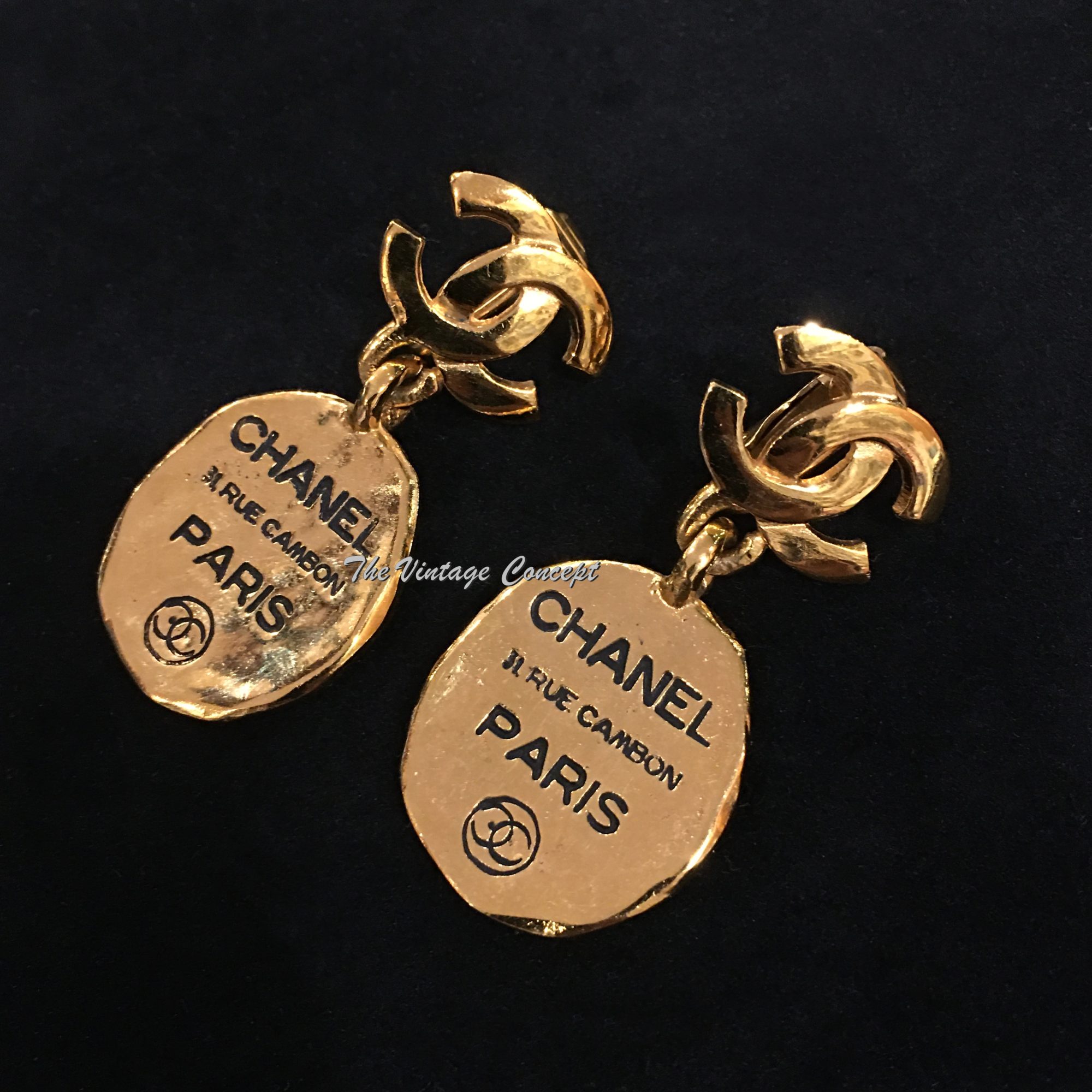 Chanel Gold Tone Dangle Round 31 Rue Cambon Paris Clip Earrings from 80's (SOLD) - The Vintage Concept