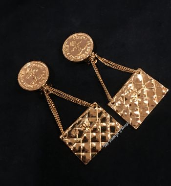 Chanel Gold Tone Dangle Hand Bag Clip Earrings from 80's - The Vintage Concept