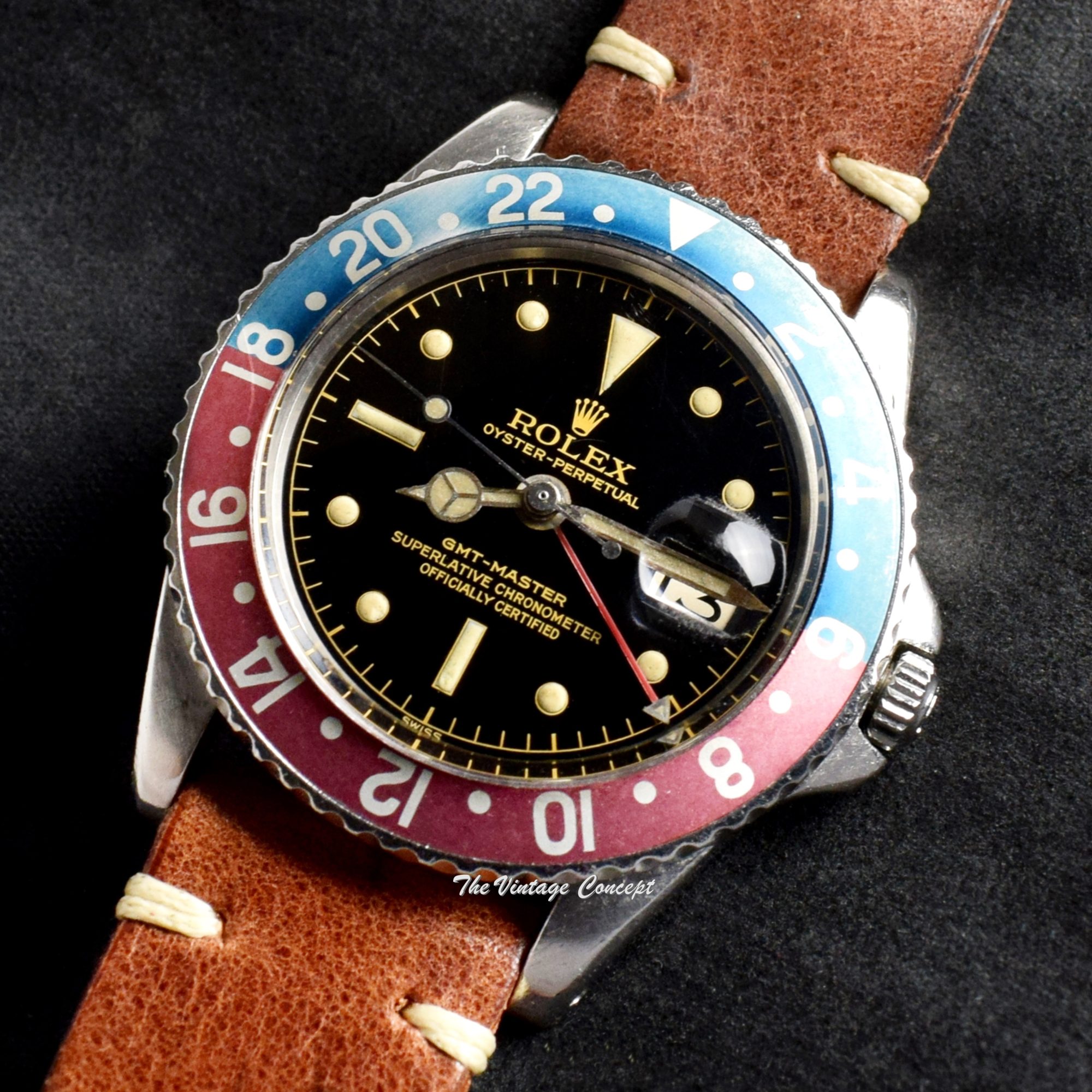 Rolex GMT-Master Gilt Dial Chapter Ring 1675 (SOLD) - The Vintage Concept