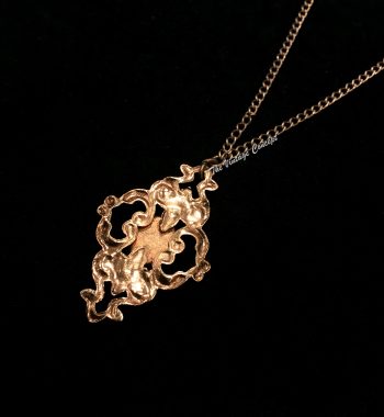 Gold Tone Victorian Small Pendant Necklace 1928 - The Vintage Concept