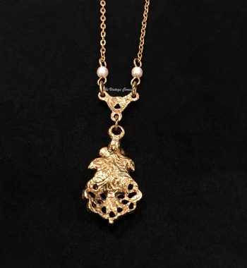 Gold Tone Victorian Rose Faux Pearl Small Pendant Necklace 1928 - The Vintage Concept