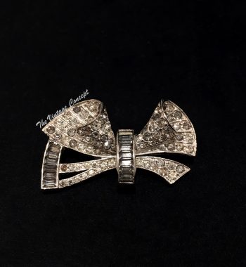 Dorsons Bow Rhodium & Gold Plated Brooch 1940's - The Vintage Concept