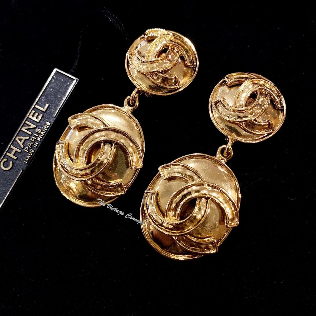 Chanel Gold Tone Chunky CC Logo Dangle Clip Earrings 94P